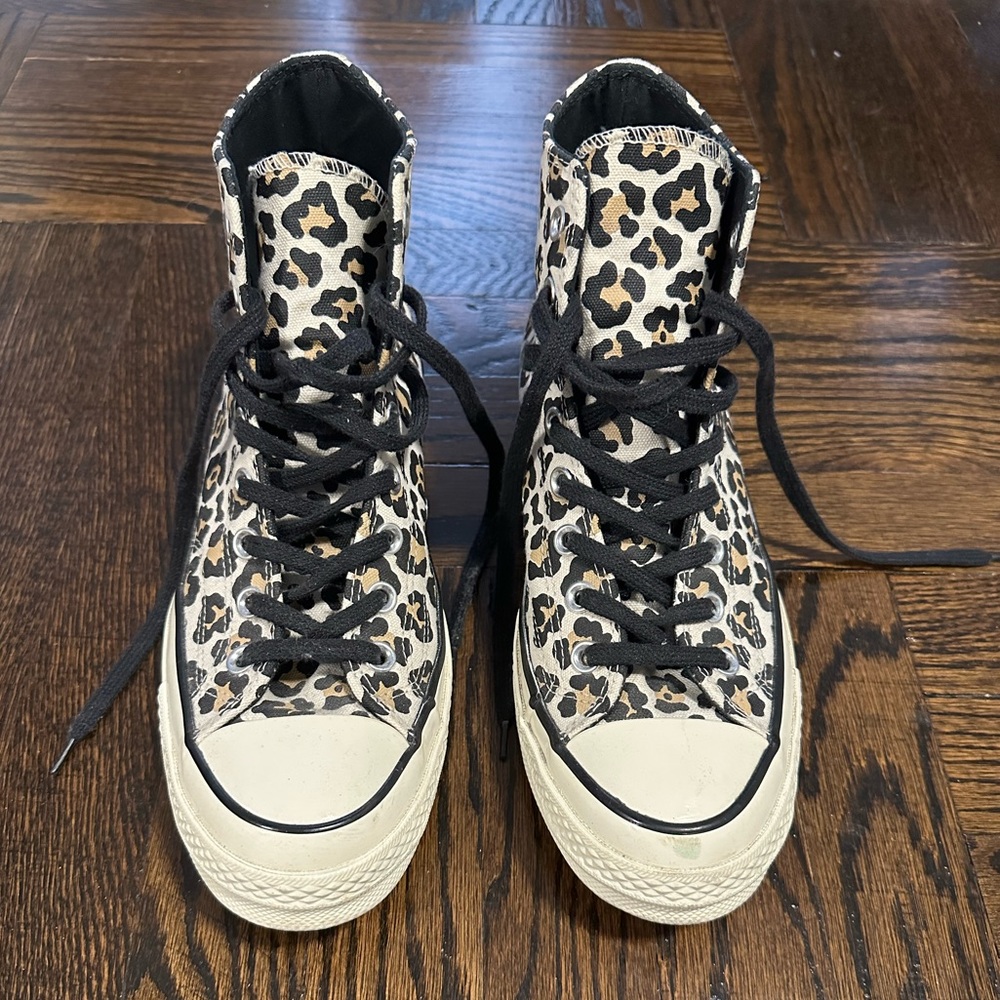 Converse Unisex Chuck Taylor All Star w/ Athletic Sole - men’s 8 - women’s 10